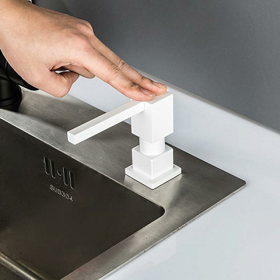 Дозатор латунь белый 300мл Gappo G404-8