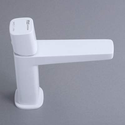 Смеситель для умывальника Saale 9503 покрытие белый Soft-touch WasserKRAFT